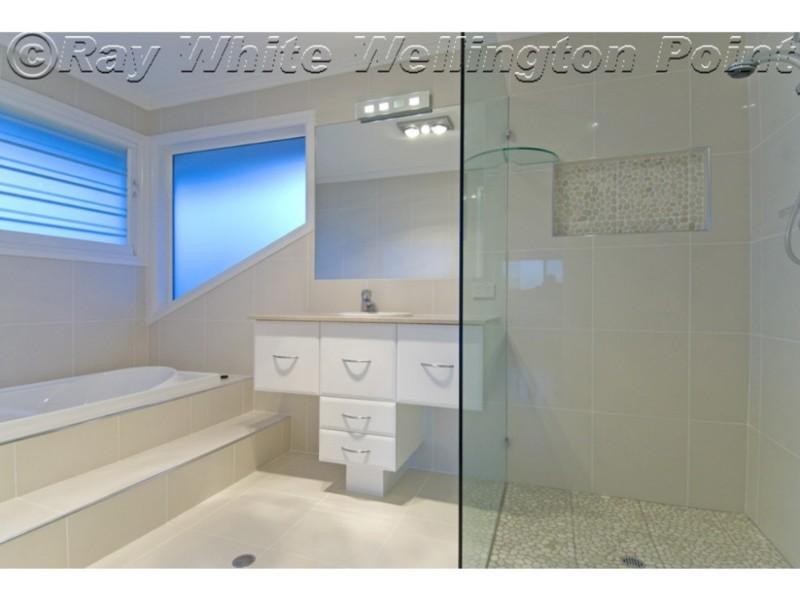 25 Downwind Court, Birkdale QLD 4159