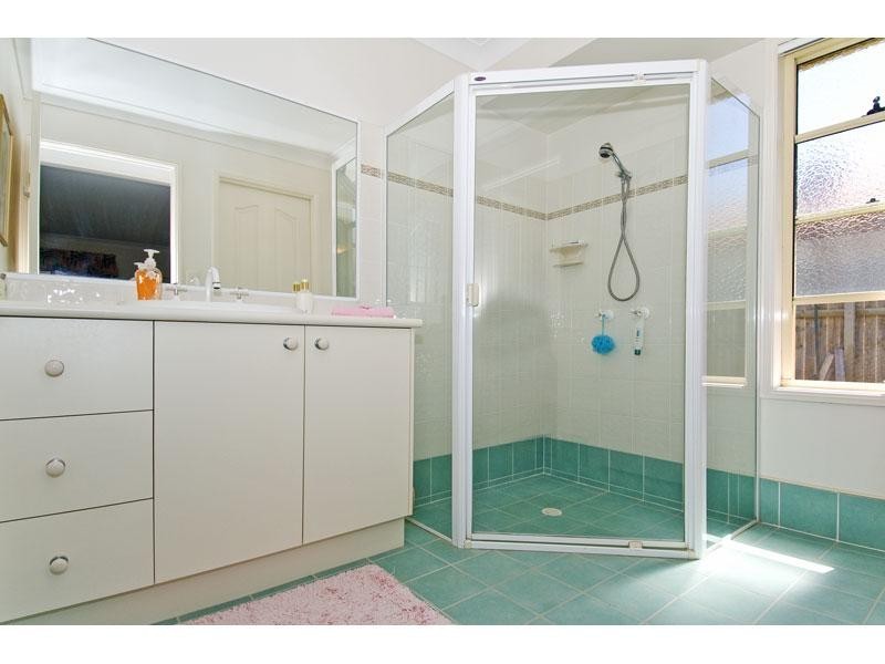 1 Helena Street, Wellington Point QLD 4160