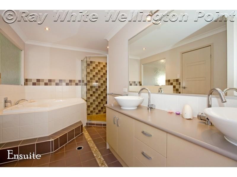 33 Jacob Street, Wellington Point QLD 4160