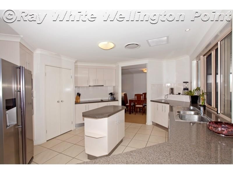 14 Trafalgar Vale Avenue, Wellington Point QLD 4160