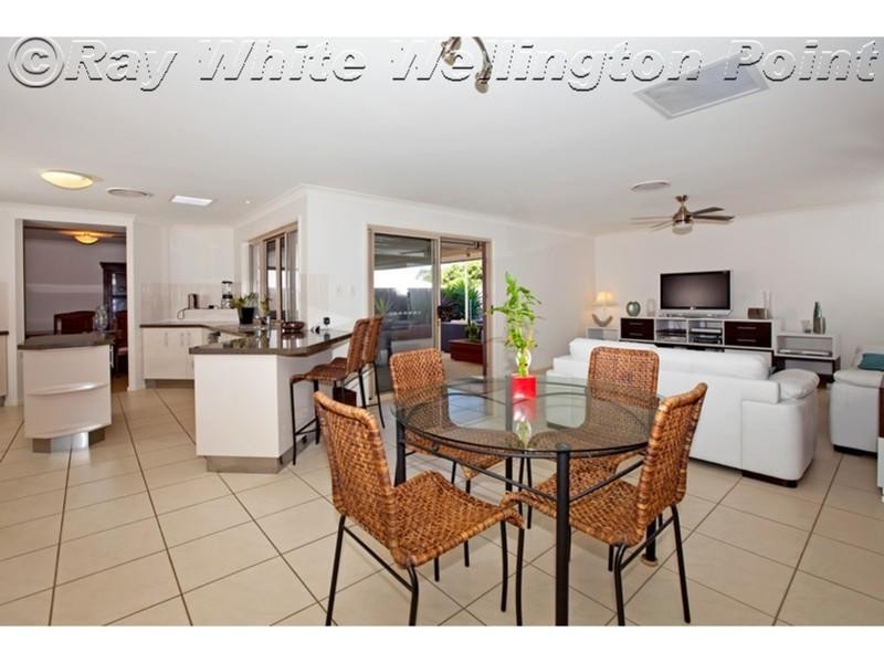 14 Trafalgar Vale Avenue, Wellington Point QLD 4160