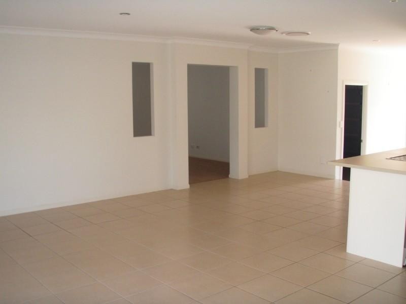 4 Shearwater Street, Cleveland QLD 4163