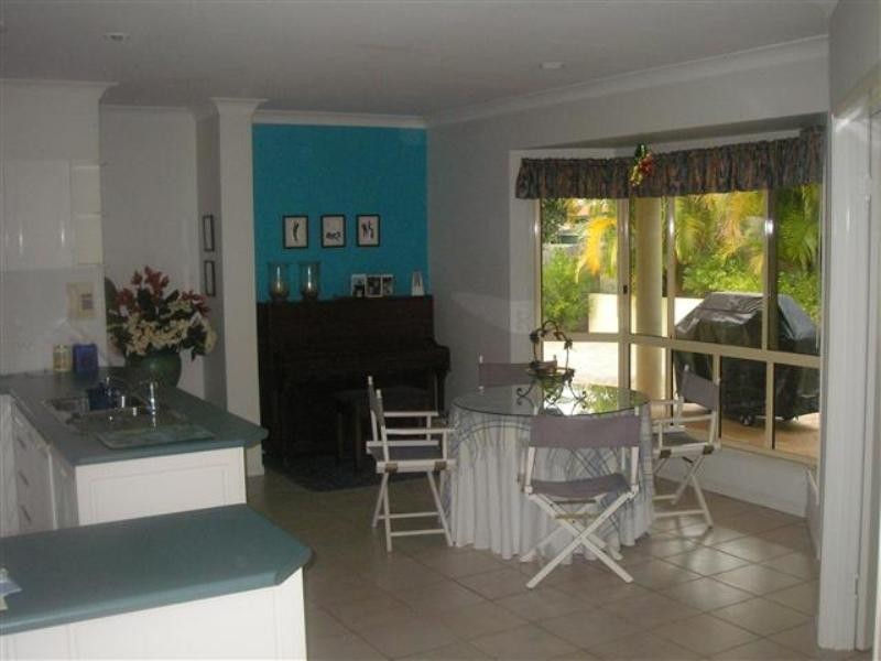 61 Holborn Crescent, Carindale QLD 4152