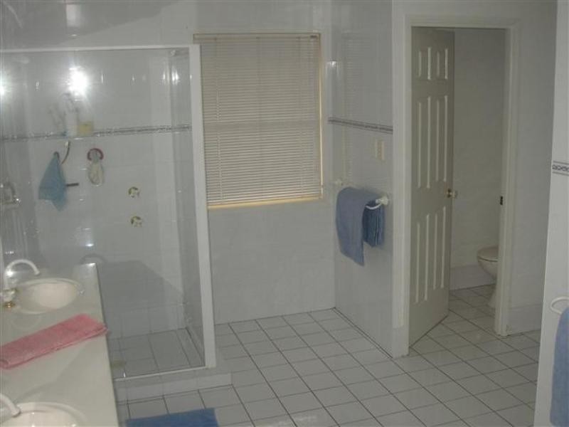 61 Holborn Crescent, Carindale QLD 4152