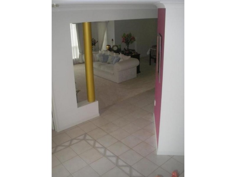 61 Holborn Crescent, Carindale QLD 4152