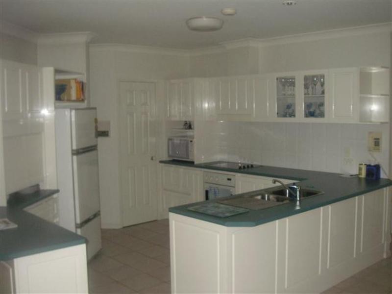 61 Holborn Crescent, Carindale QLD 4152