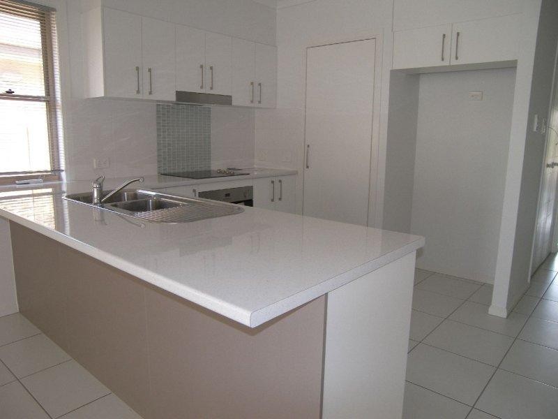 2/34 Birdwood Road, Birkdale QLD 4159