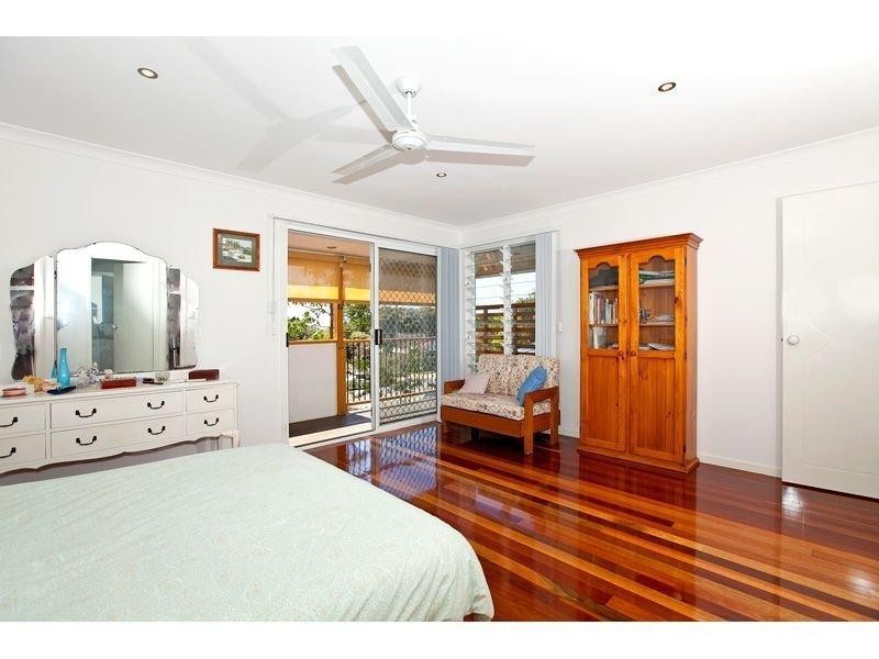 4 Station Street, Wellington Point QLD 4160