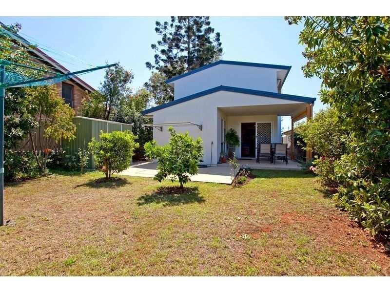 4 Station Street, Wellington Point QLD 4160