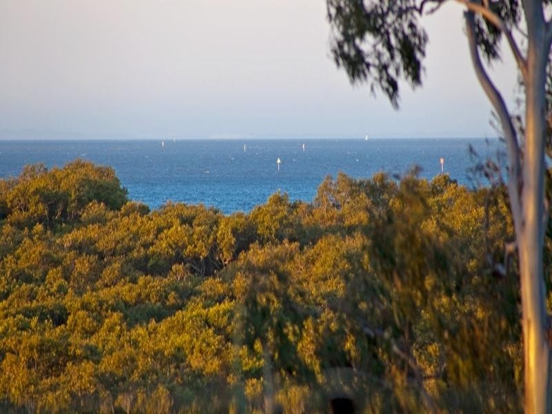 25 Mooroondu Road, Thorneside QLD 4158