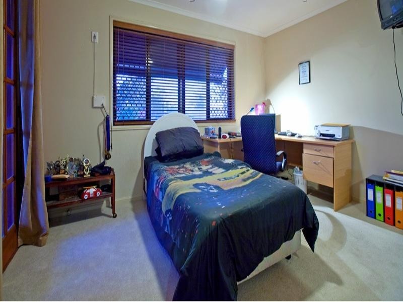 25 Mooroondu Road, Thorneside QLD 4158