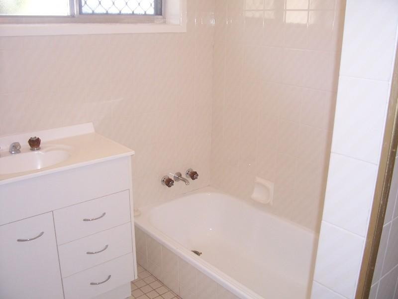 15 Holloway Street, Birkdale QLD 4159