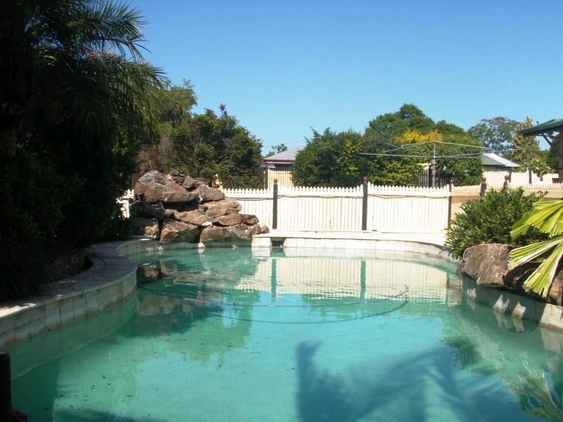 90 Jutland Street, Oxley QLD 4075