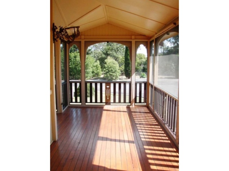 90 Jutland Street, Oxley QLD 4075