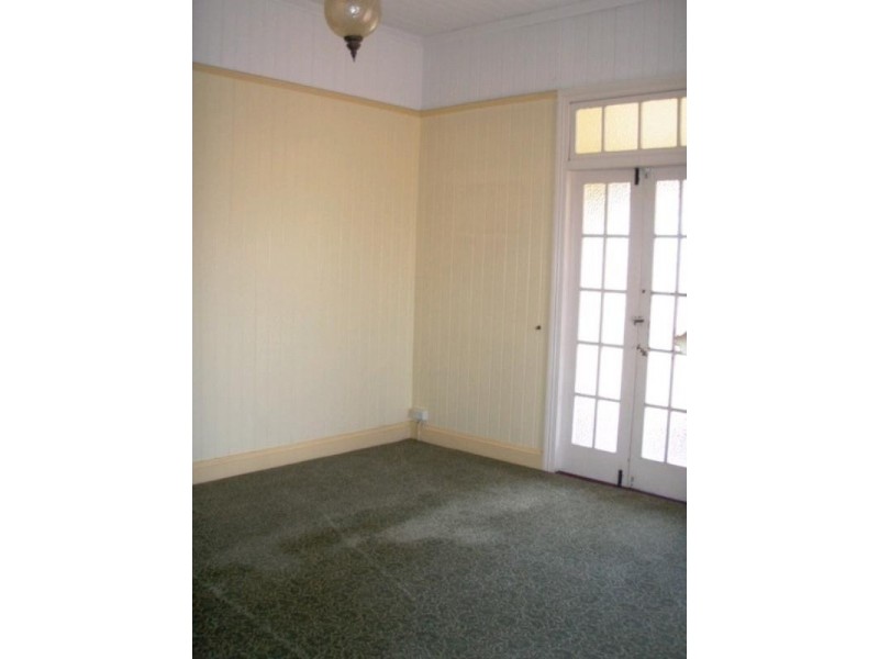 90 Jutland Street, Oxley QLD 4075