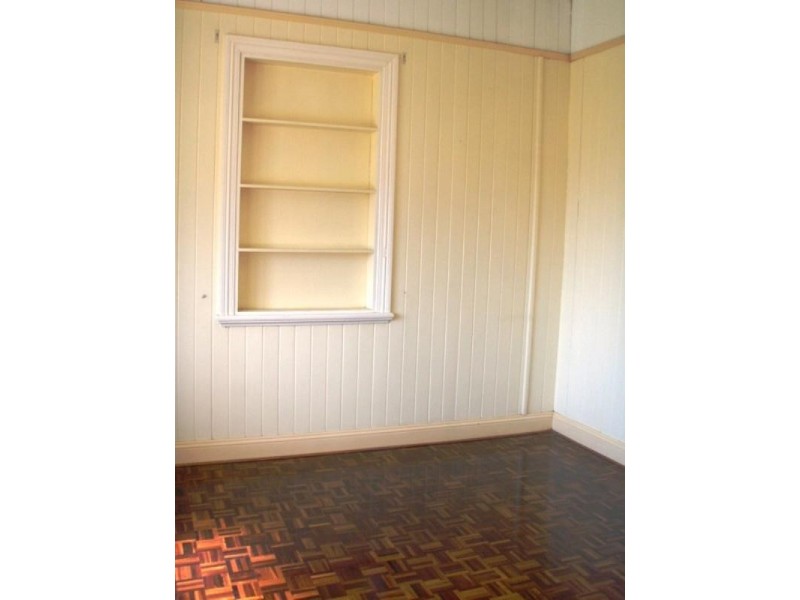 90 Jutland Street, Oxley QLD 4075