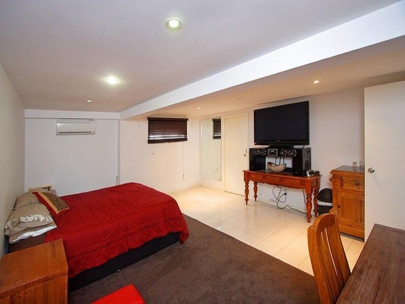 6 Thomas Street, Birkdale QLD 4159