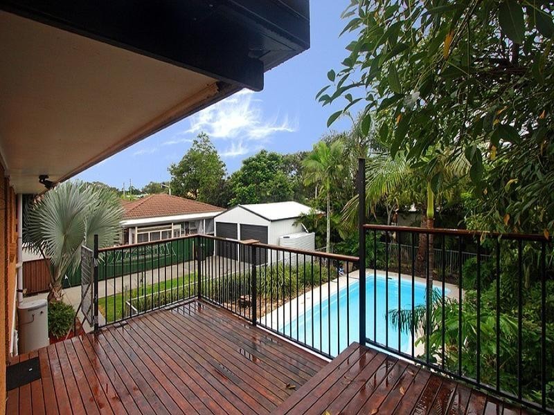 6 Thomas Street, Birkdale QLD 4159
