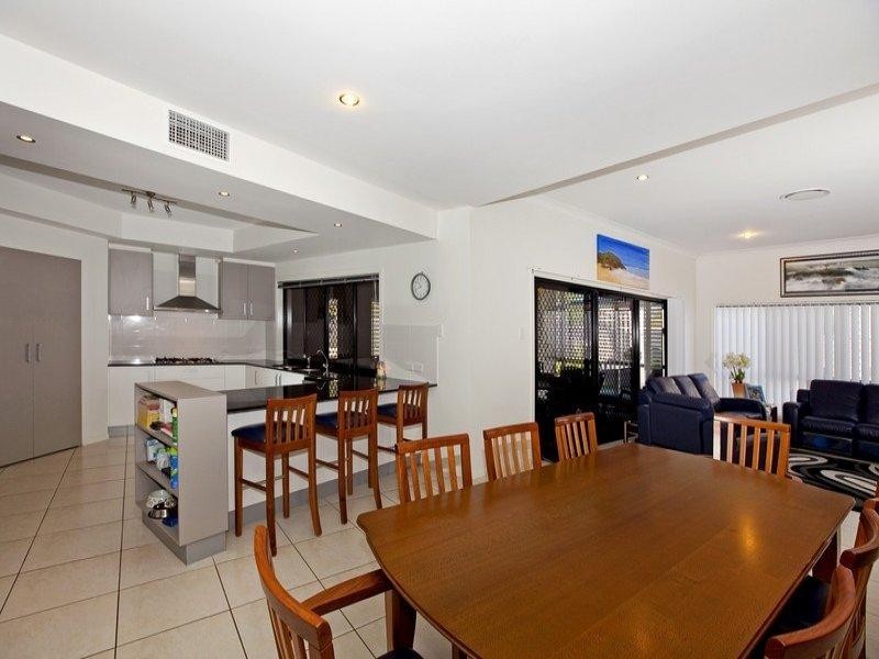 25 Douro Road, Wellington Point QLD 4160