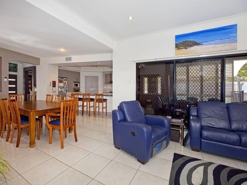 25 Douro Road, Wellington Point QLD 4160