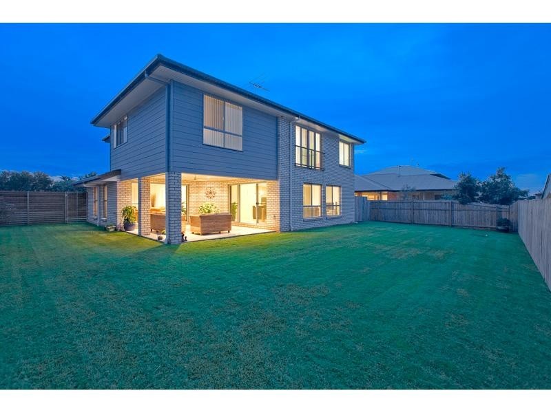 9 Hoskins Drive, Wellington Point QLD 4160