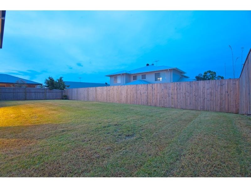 9 Hoskins Drive, Wellington Point QLD 4160