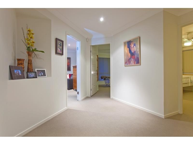 9 Hoskins Drive, Wellington Point QLD 4160