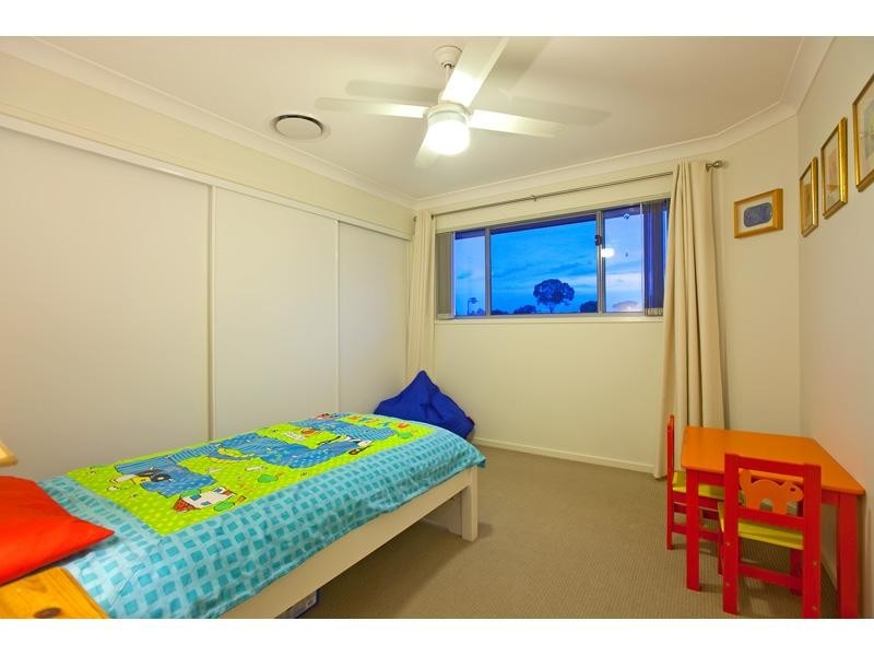 9 Hoskins Drive, Wellington Point QLD 4160