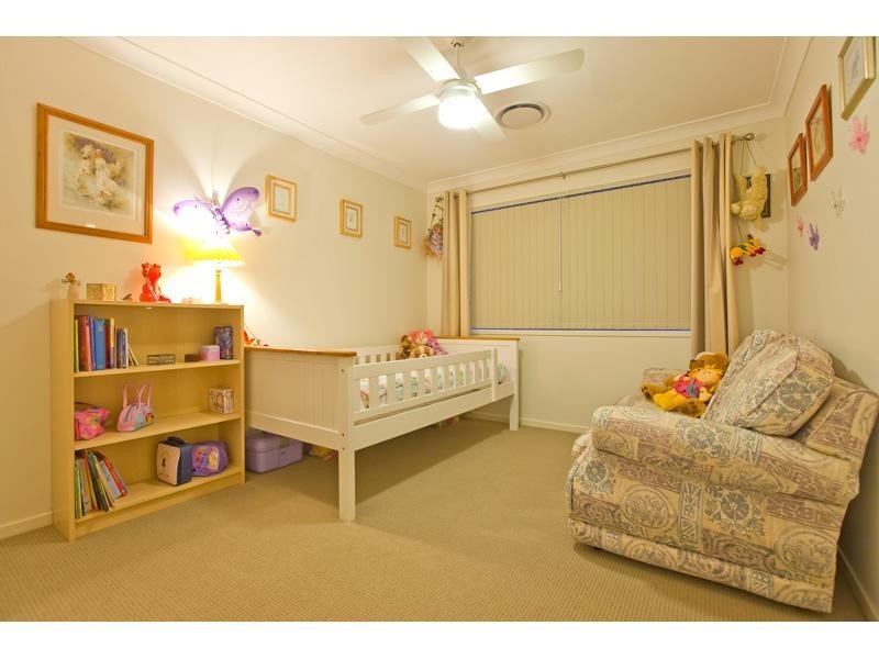 9 Hoskins Drive, Wellington Point QLD 4160