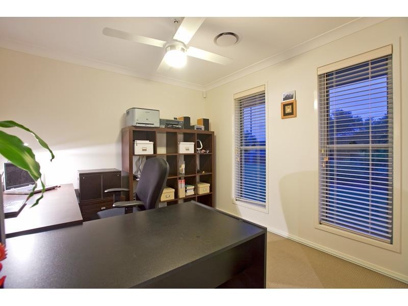 9 Hoskins Drive, Wellington Point QLD 4160