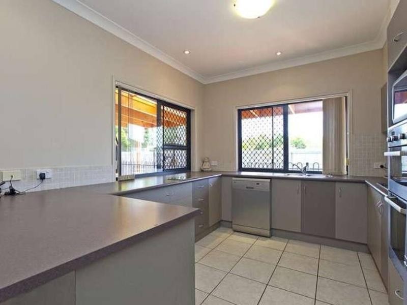 18 Manning Esplanade, Thornlands QLD 4164