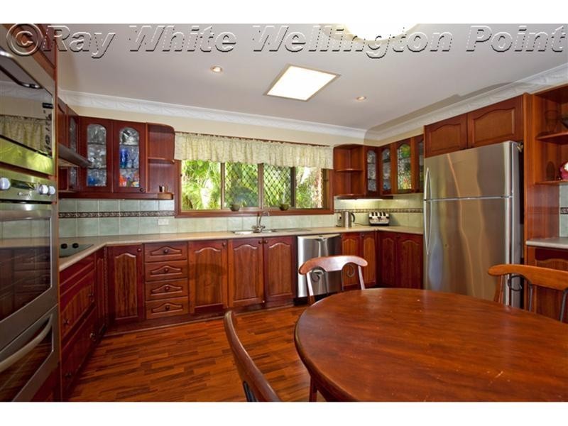 22 Creek Road, Birkdale QLD 4159