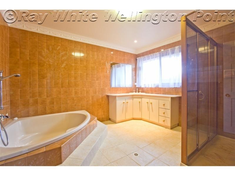 22 Creek Road, Birkdale QLD 4159