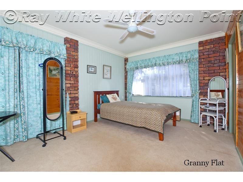 22 Creek Road, Birkdale QLD 4159