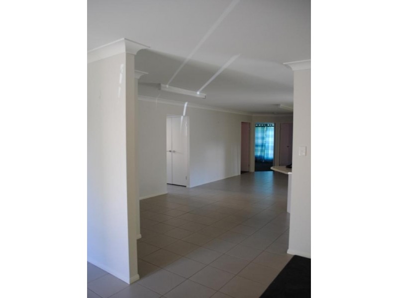 10 Morden Street, Birkdale QLD 4159