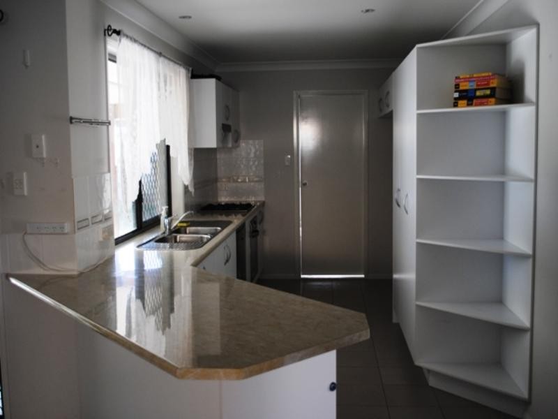 10 Morden Street, Birkdale QLD 4159