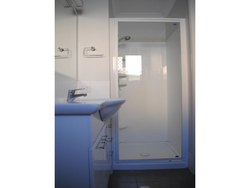 10 Morden Street, Birkdale QLD 4159