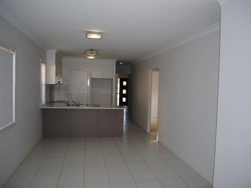 2/34 Birdwood Road,, Birkdale QLD 4159