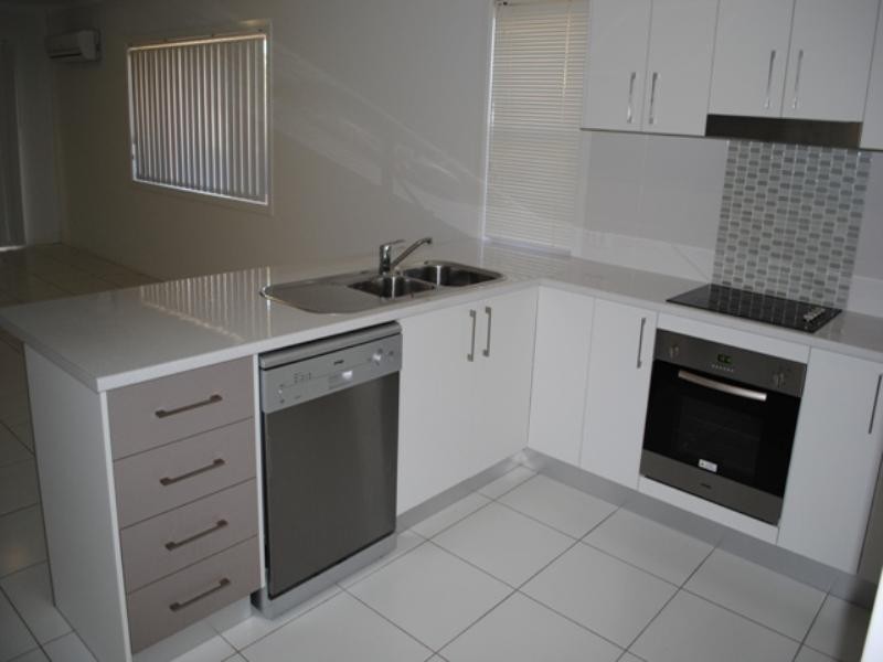 2/34 Birdwood Road,, Birkdale QLD 4159