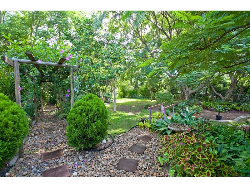 36 Whitehall Avenue, Birkdale QLD 4159