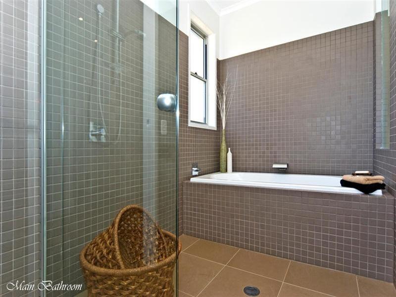 107 Habitat Drive, Redland Bay QLD 4165