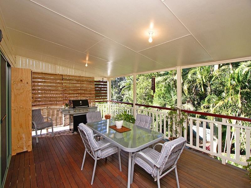 18 Frederick Street, Wellington Point QLD 4160