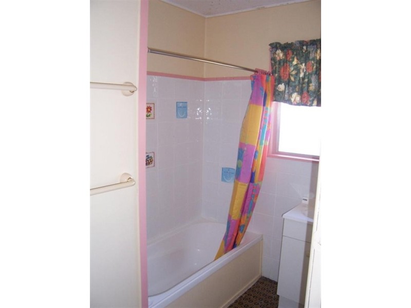 74 Thomas Street, Birkdale QLD 4159