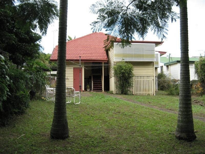 111 Walnut Street, Wynnum QLD 4178