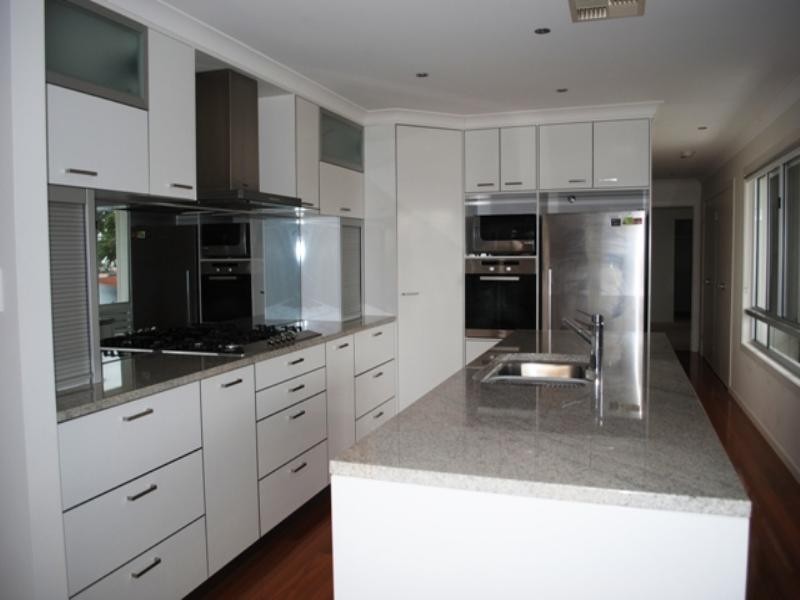 52 Wellesley Street, Wellington Point QLD 4160