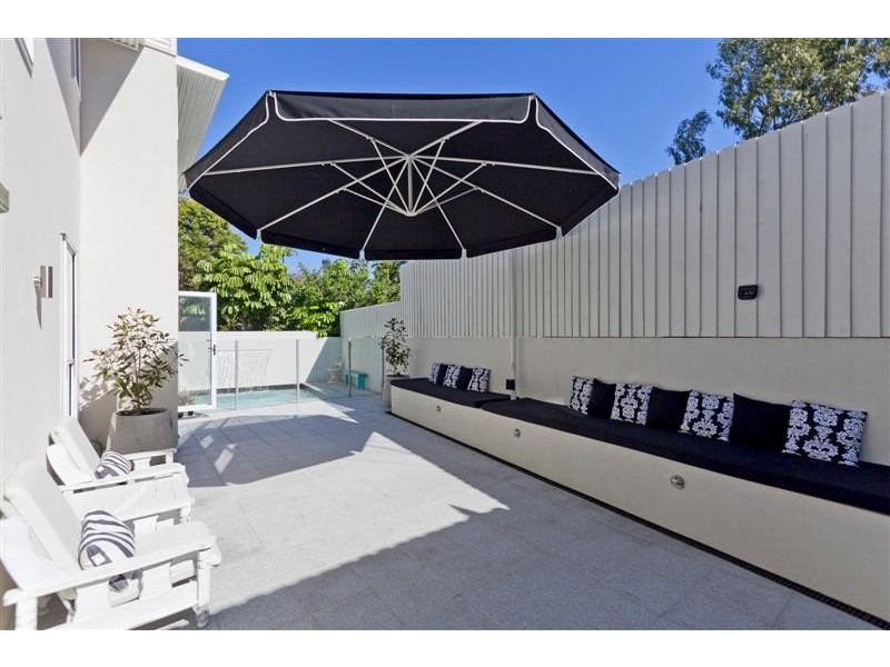 3 School Lane, Manly QLD 4179