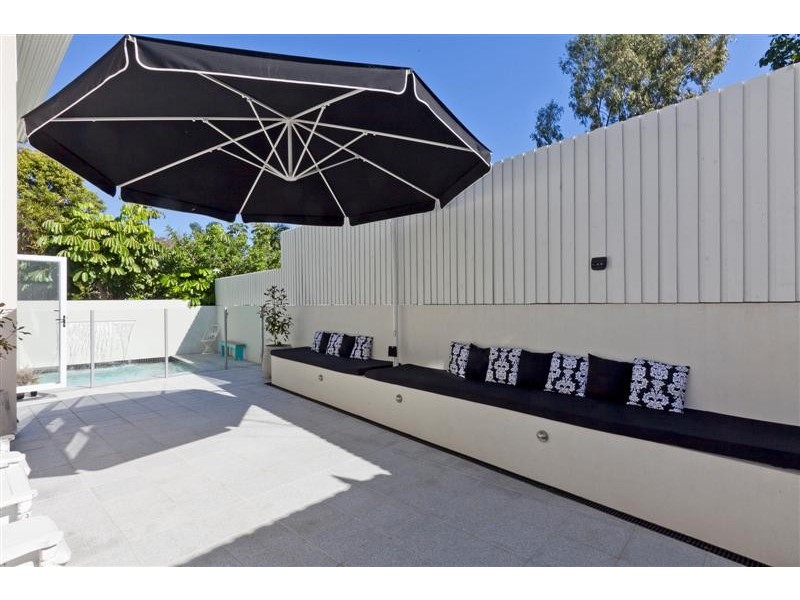 3 School Lane, Manly QLD 4179