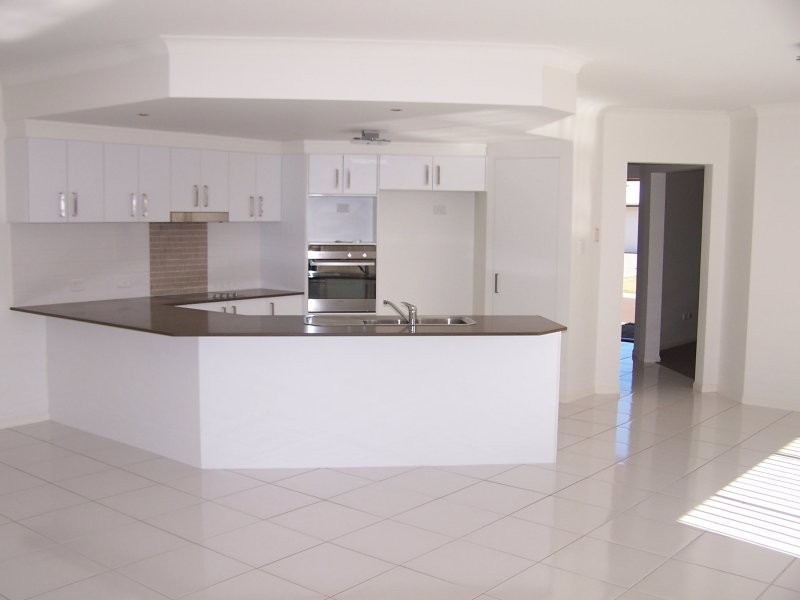 13 Hillcrest Street, Wellington Point QLD 4160