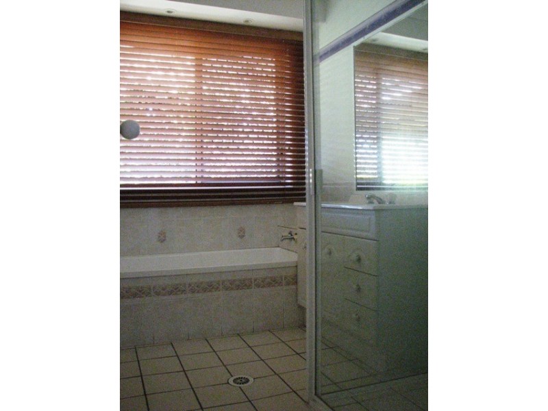 2 Pembury Court, Wellington Point QLD 4160