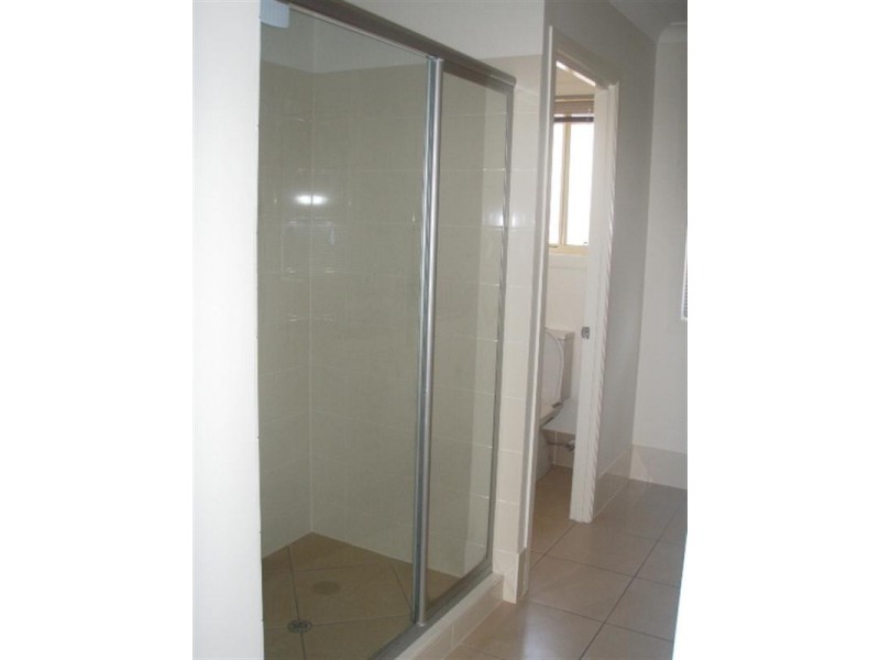 4 Shearwater Street, Cleveland QLD 4163